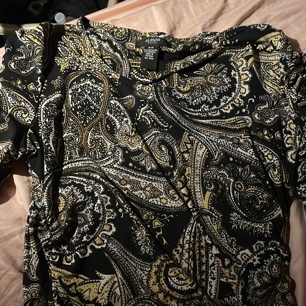 Petite Alfani black and yellow stretch shirt